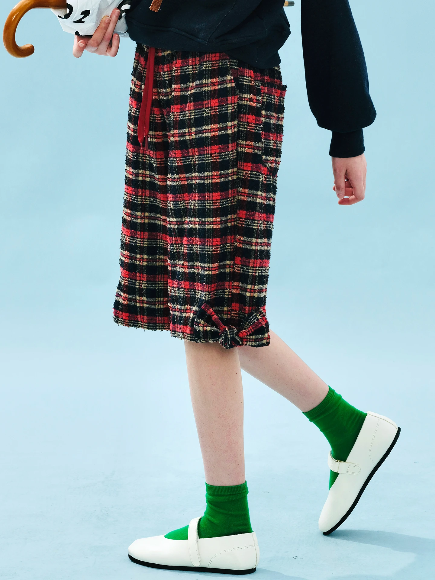 imakokoni 2025 여성 가을 ​​루즈한 붉은색 체크 무늬 워싱 텍스처 안감 캐주얼 5부 팬츠 255172