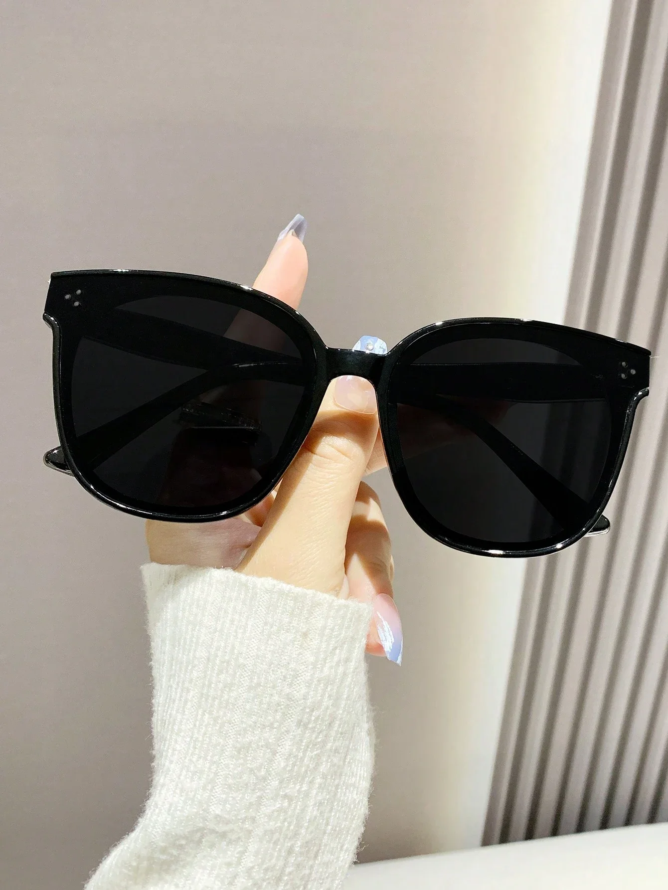 Retro Square Frame …