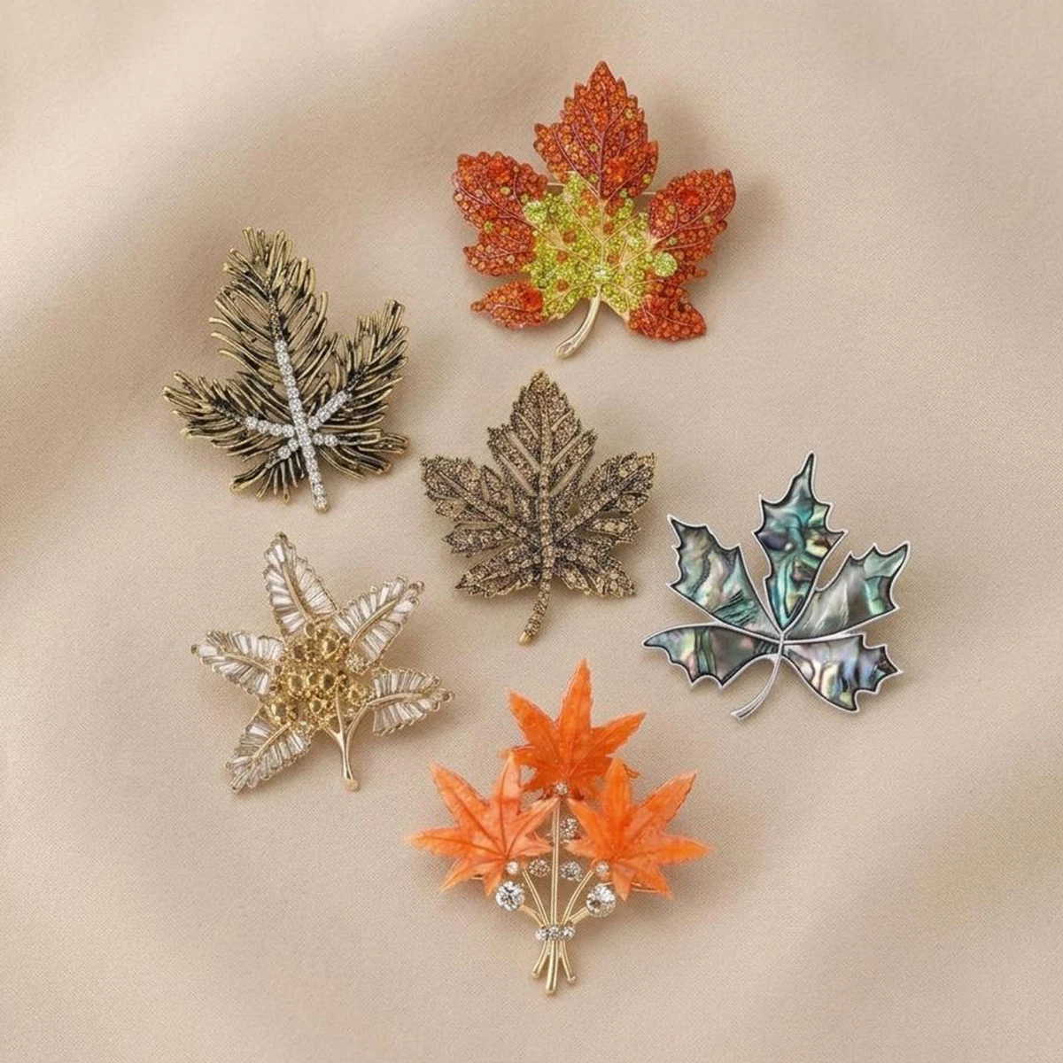Luxury Rhinestone Maple Leaf Brooches for Women Unisex Trendy Plant Pins Casual Party Jewelry Accessories Gifts Decoration
