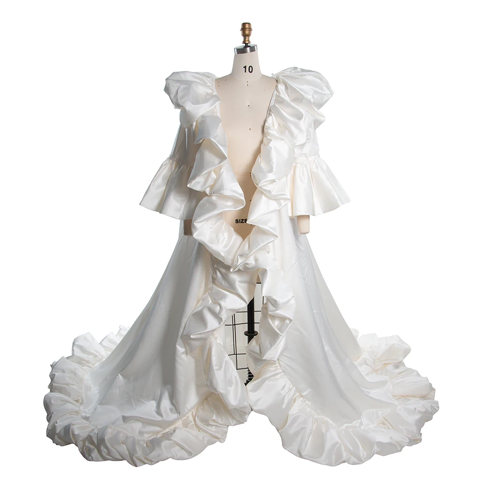 

Elegant Satin Wedding Cape Voluminous Bridal Jacket ( Without Dress ) YW250061