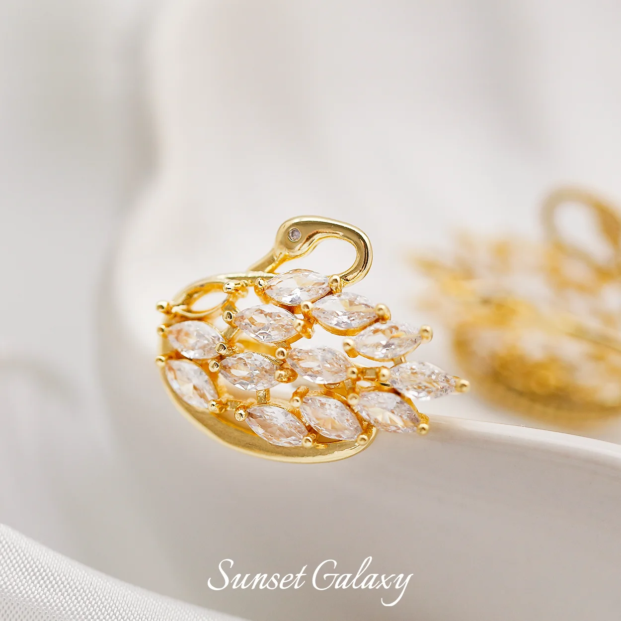 

18K Gold Plated Pave Zircon Swan End Clasp For Sweater Chain Bracelet Necklace Loose Beads Jewelry Findings
