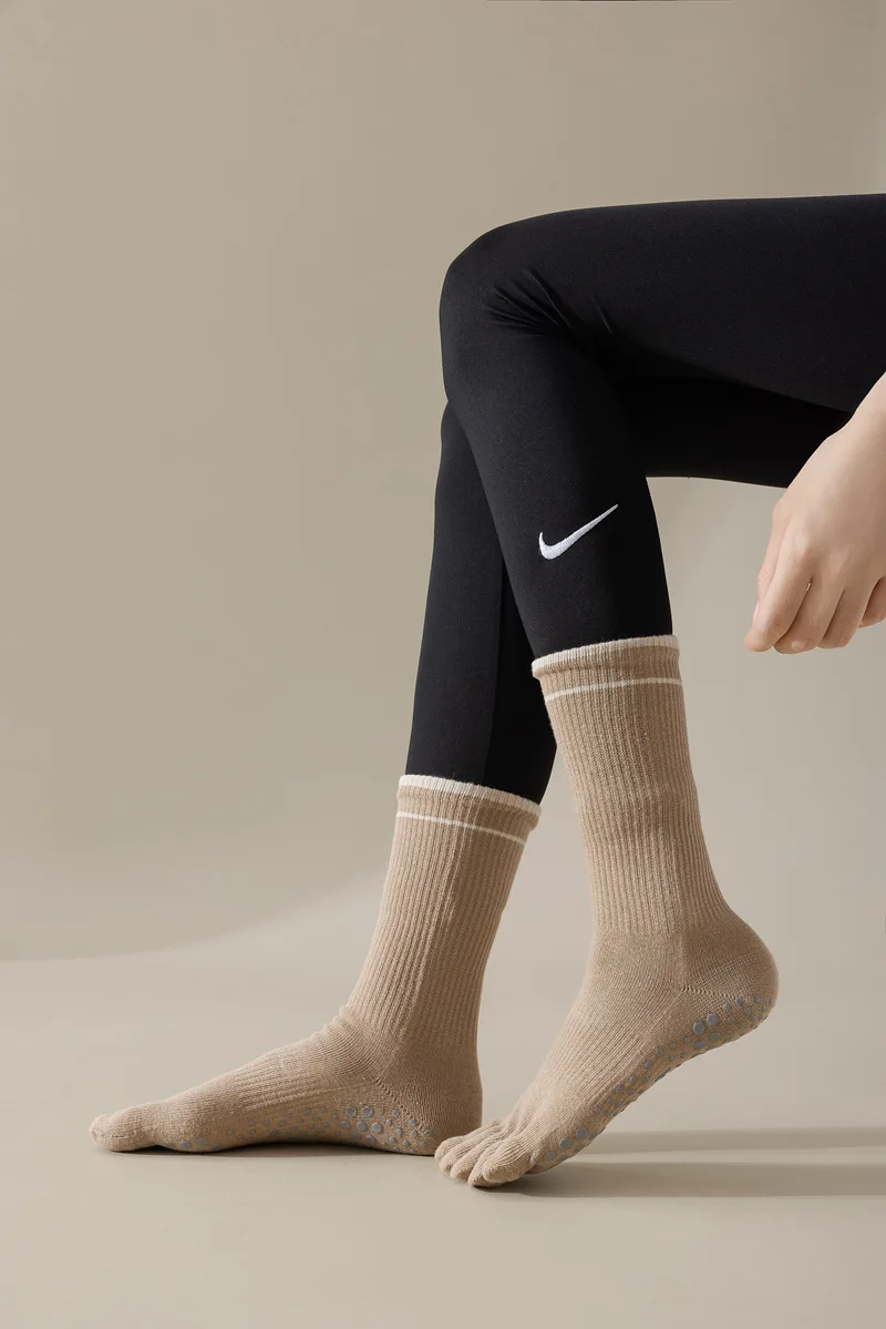 1 Paar Damen Fünf-Zehen-Silikon-Antirutsch-Yoga-Socken Weiche Atmungsaktive Ballett-Tanz-Damen-Fitness-Sport-Antirutsch-Pilates-Socken – Detail 8