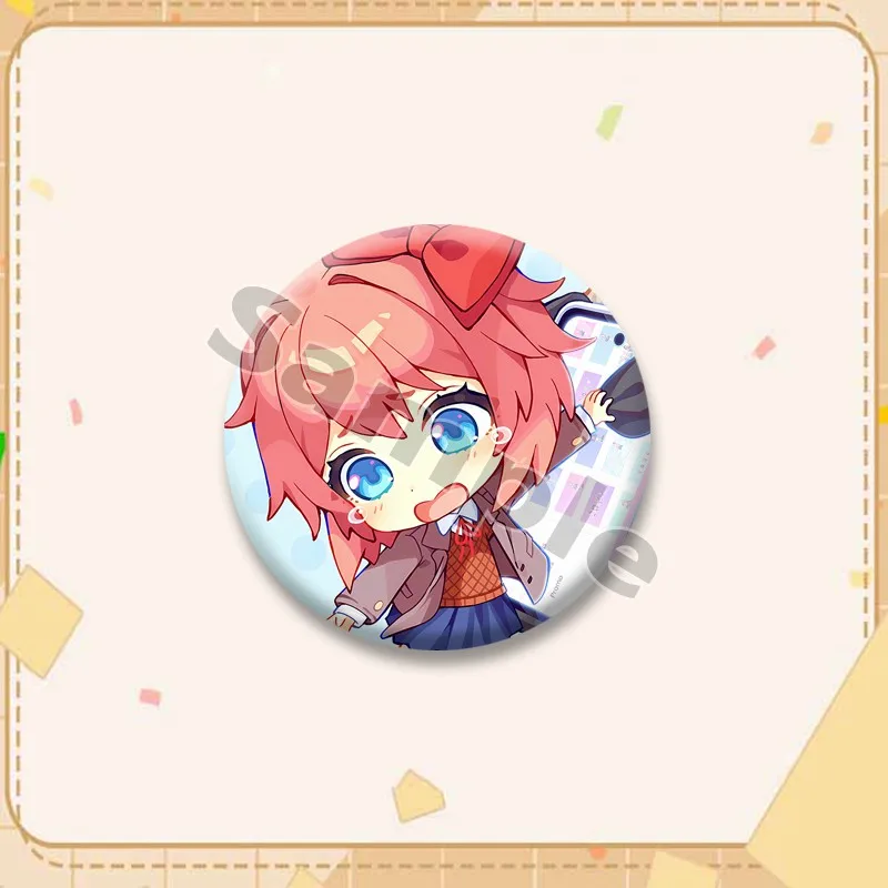Cartoon-Spielfigur Sayori Anstecknadel Kawaii Anime-Mädchen Button-Pins Handgemachte Runde Schmuck-Brosche Sammlerstücke Geschenke