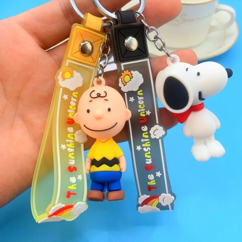 

Miniso Kawaii Cartoon Keychain Small Pendant Cute Snoopy Car Keychain Men and Women Couple Bag Ornaments Children's Gifts