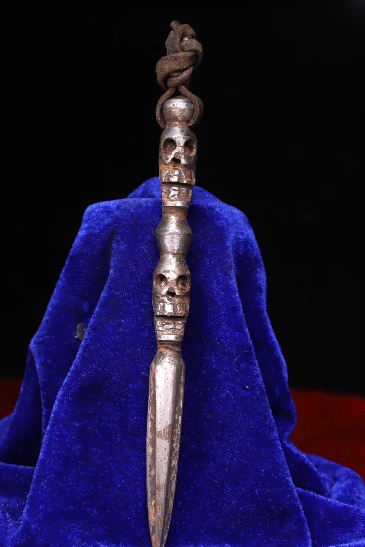 5' Old Nepalese Temples Old Tiantie Cinnabar Skull Head Dorje Vajra Phurpa Animal Pattern Pendant Amulet Dharma Town House