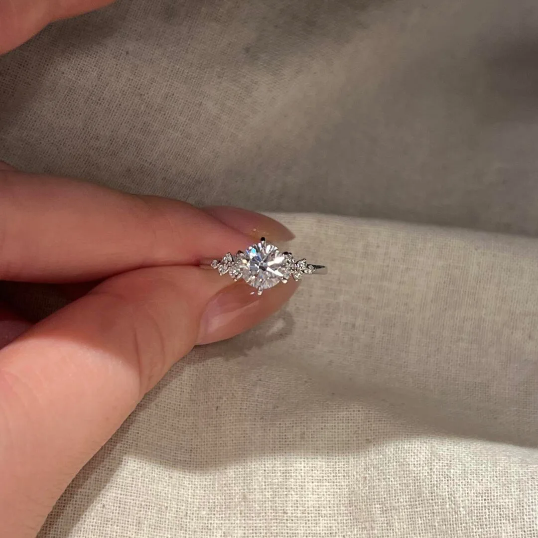 S925 Silver Compact 1 Carat Moissanite Berlin Love Letter Ring Niche Design Commuter Live Diamond Women's Ring