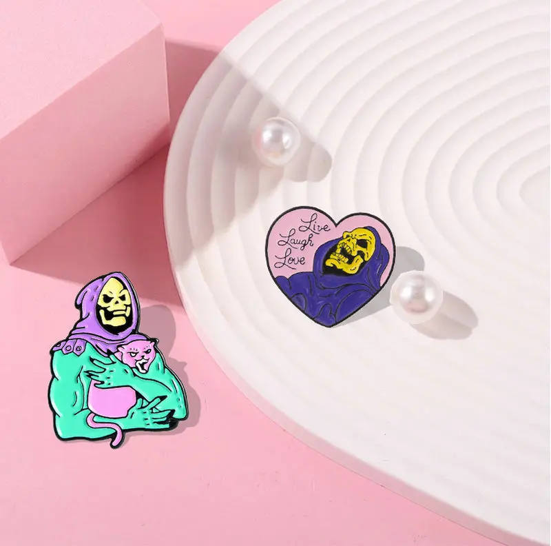 9 stili Skeletor purple hood smalto Pin Masters of the Universe Badge spilla borsa vestiti spilla gioielli classici dei cartoni animati