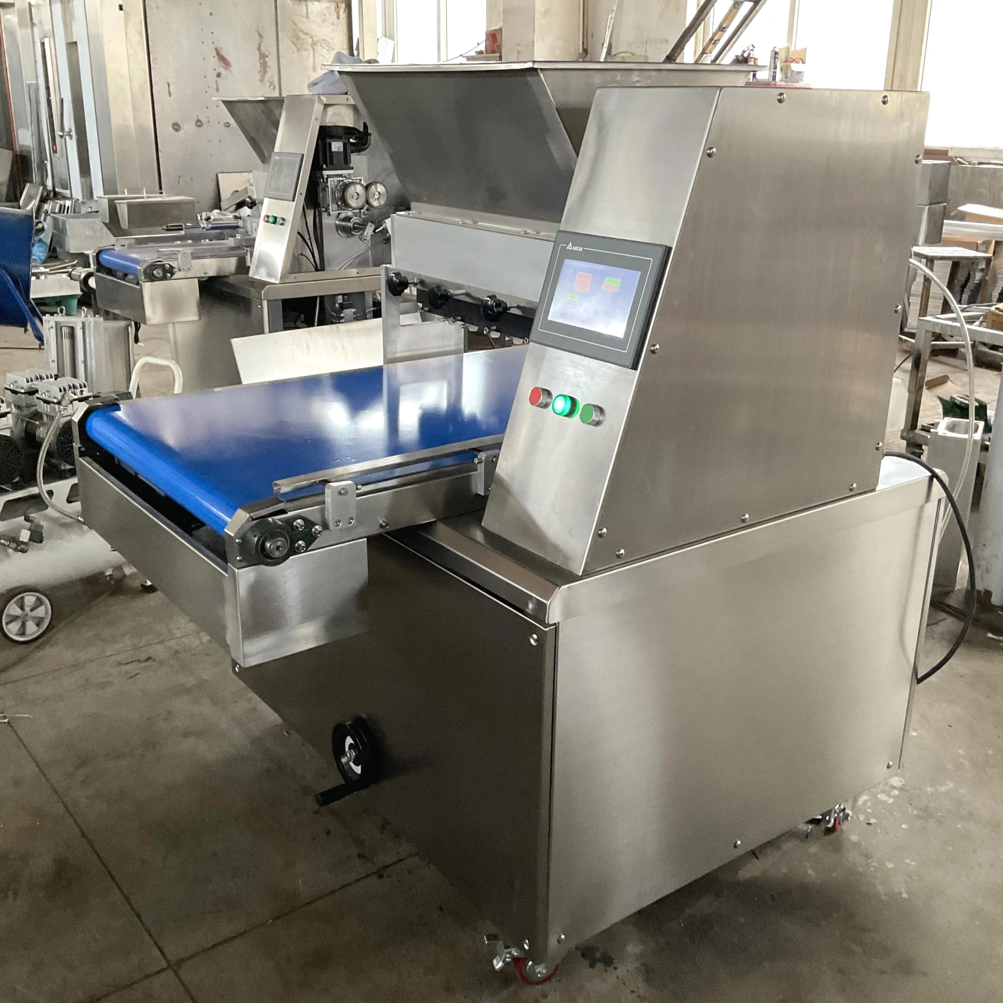 Linha de produção de biscoitos biscoitos puff sanduíche pastelaria armazenamento máquina de palito de queijo