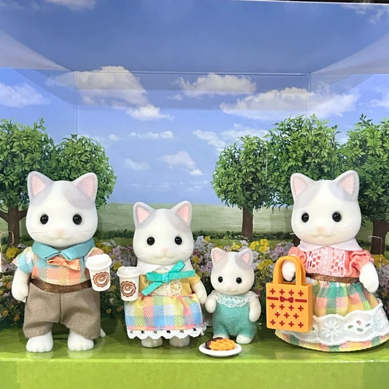 Disponibile Sylvanian Families Latte Cat Family Set Scenario Doll Anime Girl Giocare a casa Giocattoli Decorazione della stanza Regali di compleanno per bambini