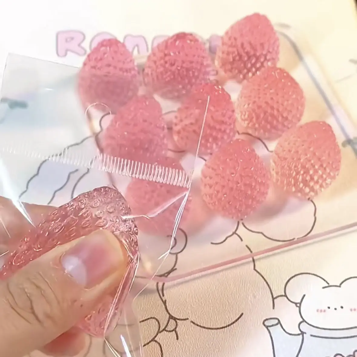 Mochi Strawberry Squishy Toys Soft 3D Pink Fruit Squeeze Party Relaxed Relief Sensory Squishies Clear Simulation Toys Kids Gift