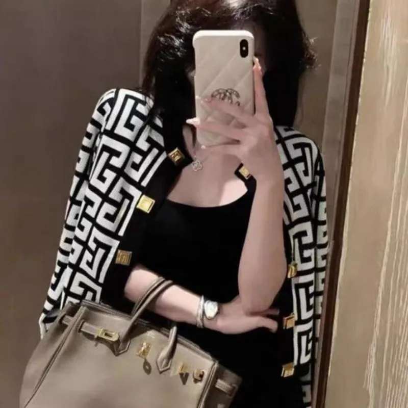 

O-neck Knitting Cardigan Coat Women Autumn Winter Fashion Jacquard Long Sleeve Knitwear Simplicity All-match Office Lady Tops