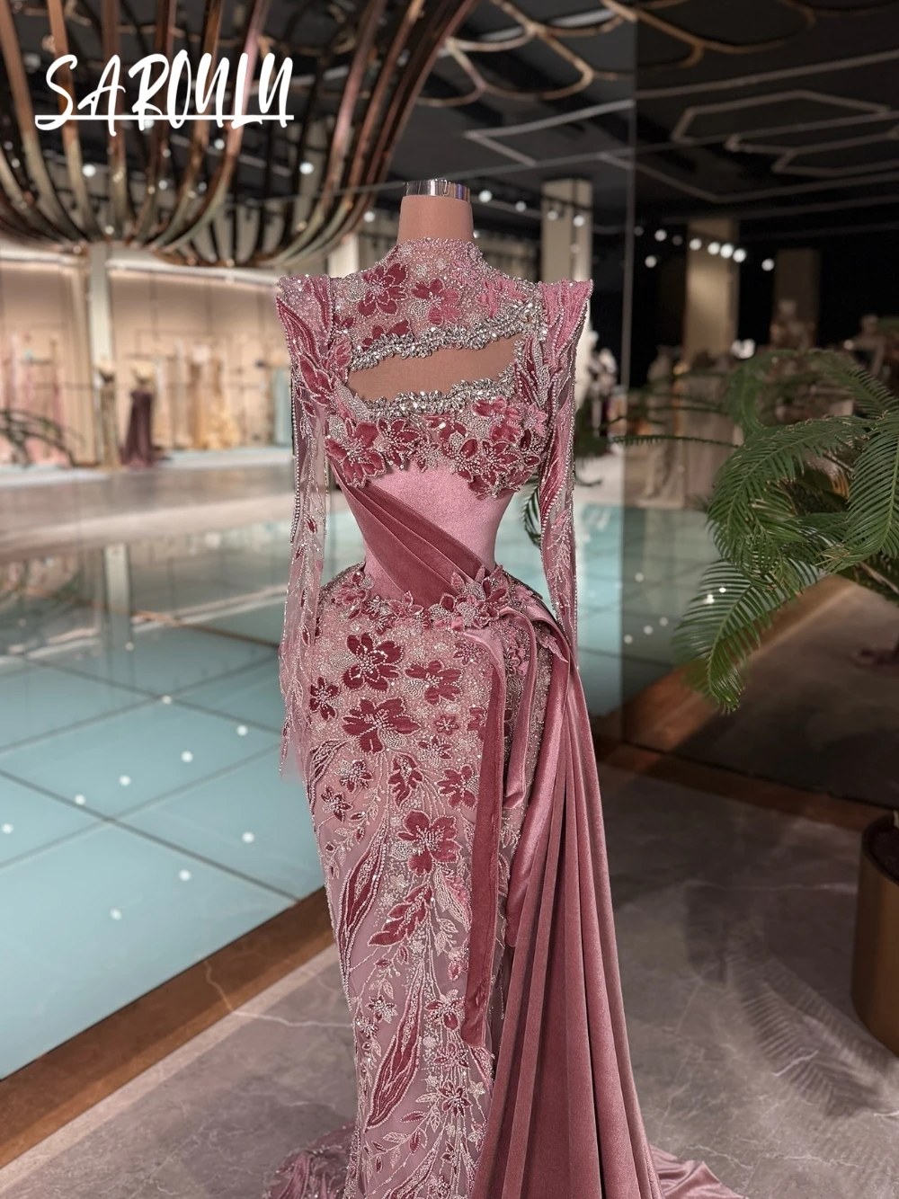 

New Arrival Dreamy 3D Floral Embroidery Velvet Mermaid Evening Dress Fashionable High Neck Customized Cut Out Chic Pleated Gown