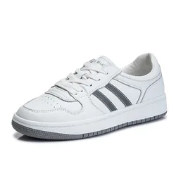 Sneakers di tendenza da donna in pelle crosta moda primavera autunno scarpe sportive da passeggio all'aperto scarpe stringate bianche traspiranti