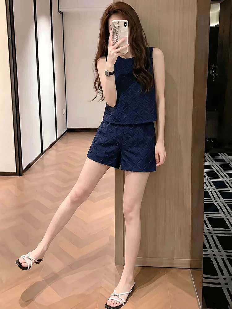 Elegant Ageless Two-Piece Set Women's Summer New Style 3D Press Flower Sleeveless Vest Shorts Fashionable Ensemble Breathable