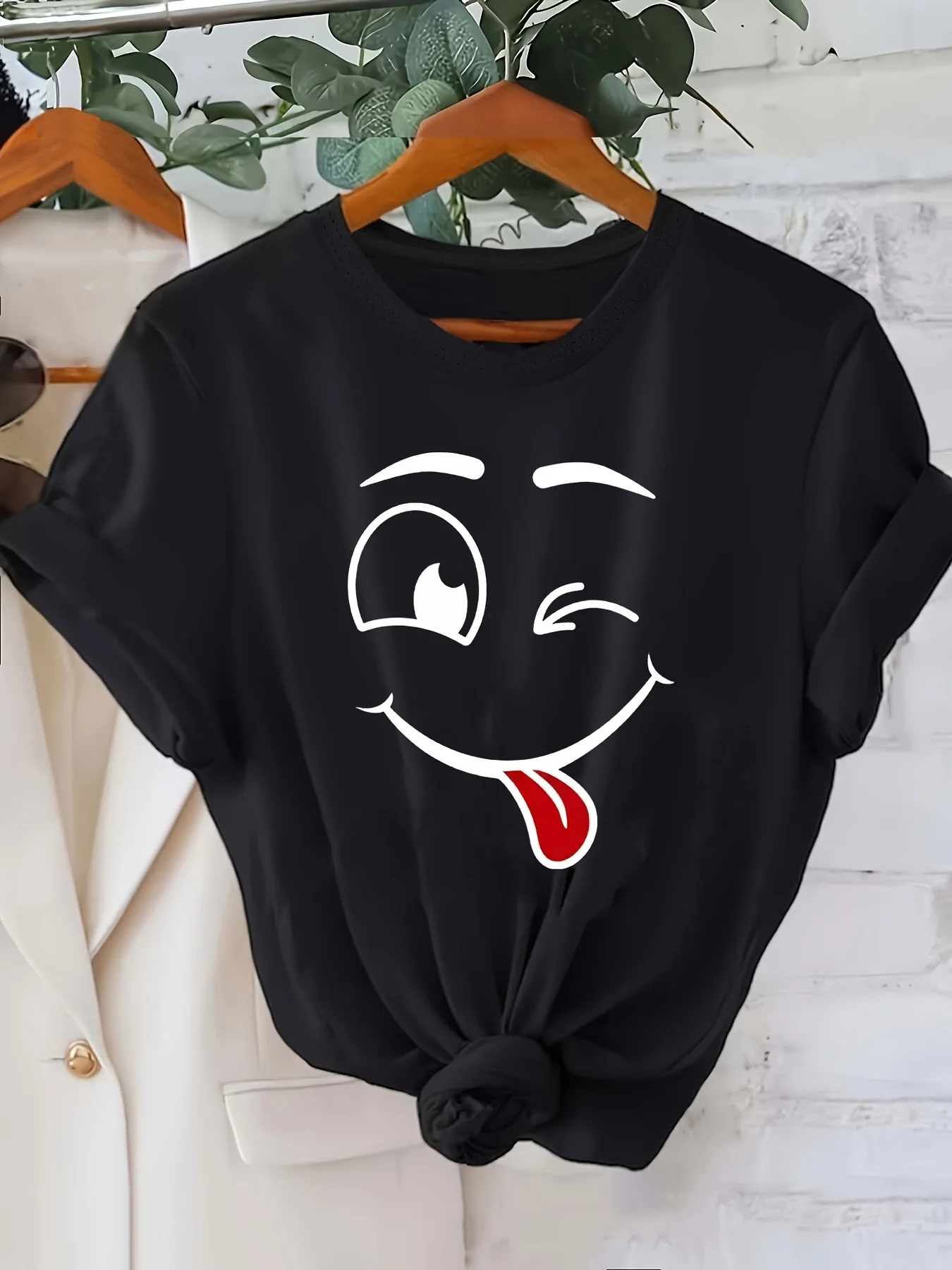 Fashionable Plus Size T-shirt with Smile Pattern Print, Funny Expression Printed Short Sleeve, Casual Women's Clothing