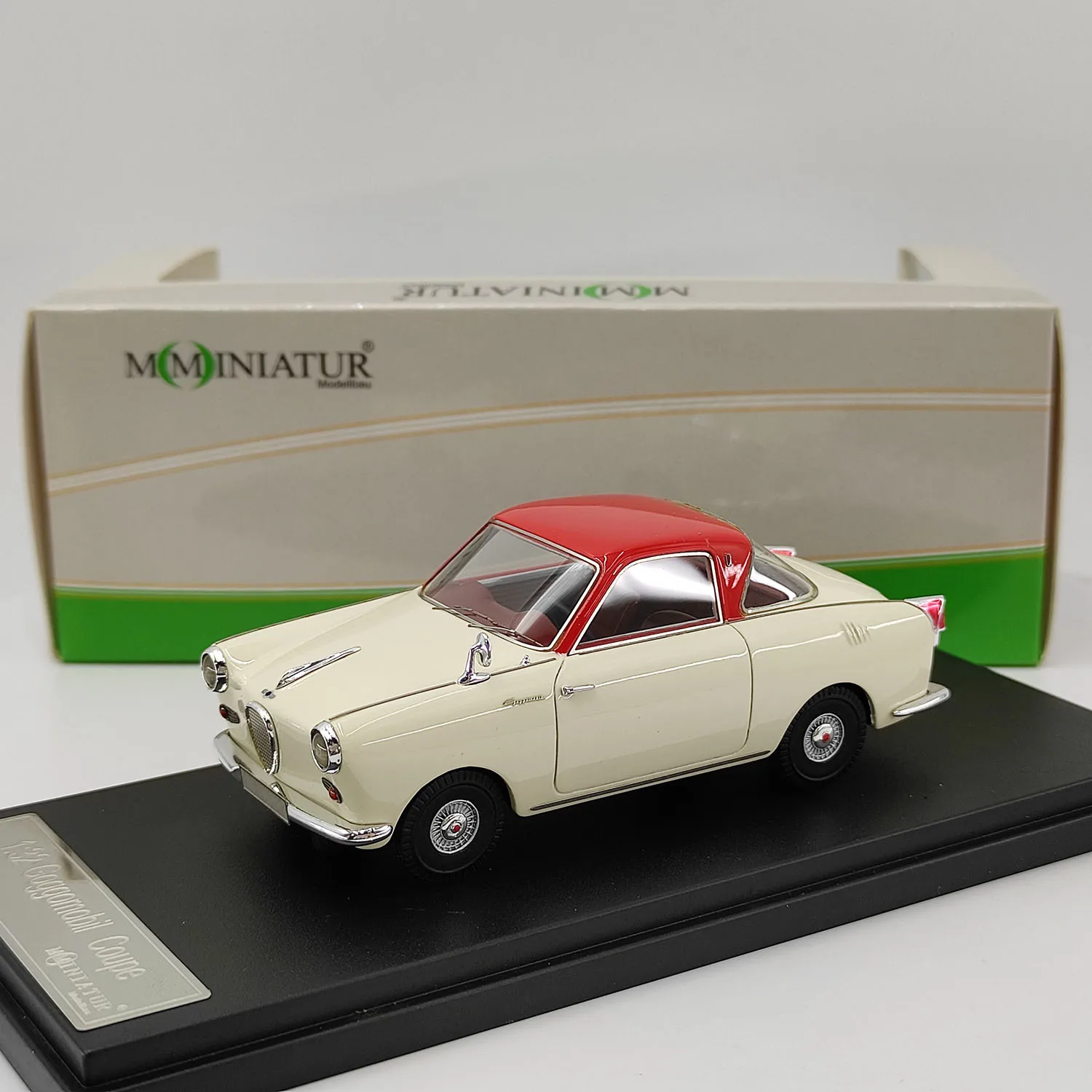 

MOMINIATUR 1:32 Scale Resin Goggomobil Coupe Toys Vintage Cars Model Classics Nostalgia Adult Gifts Souvenir Static Display