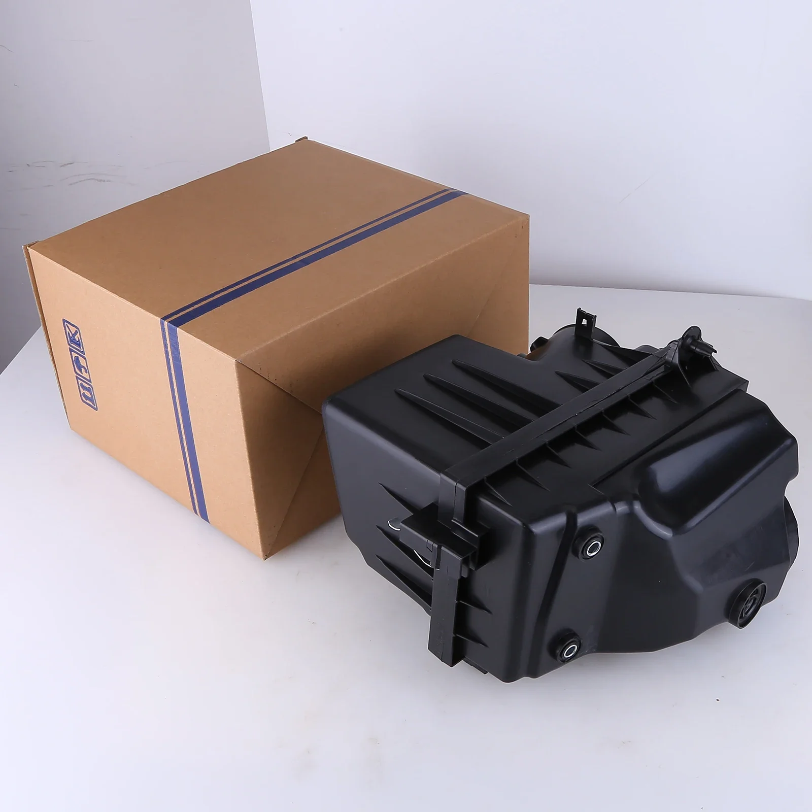 

Корпус воздушного фильтра подходит для Toyota Corolla SE 2,0-литровый блок воздушного фильтра 17700-F2010 (только совместим с топливными транспортными средствами)