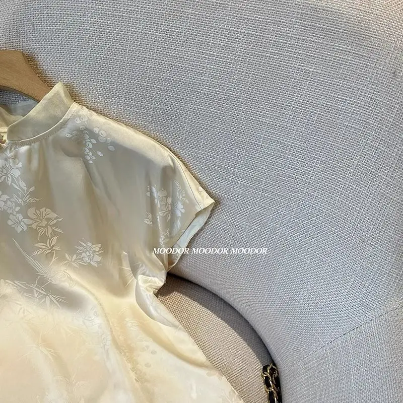 サテンシルクジャカードレトロシャツ女性半袖スタンドカラーブラウス中国風のヴィンテージルーズトップス夏の新ファッション