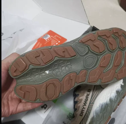 2025 ربيع جديد عدم الانزلاق تنفس لينة وحيد خفيفة الوزن حذاء كاجوال أحذية رياضية نسائية احذية الجري خفيفة للغاية #1