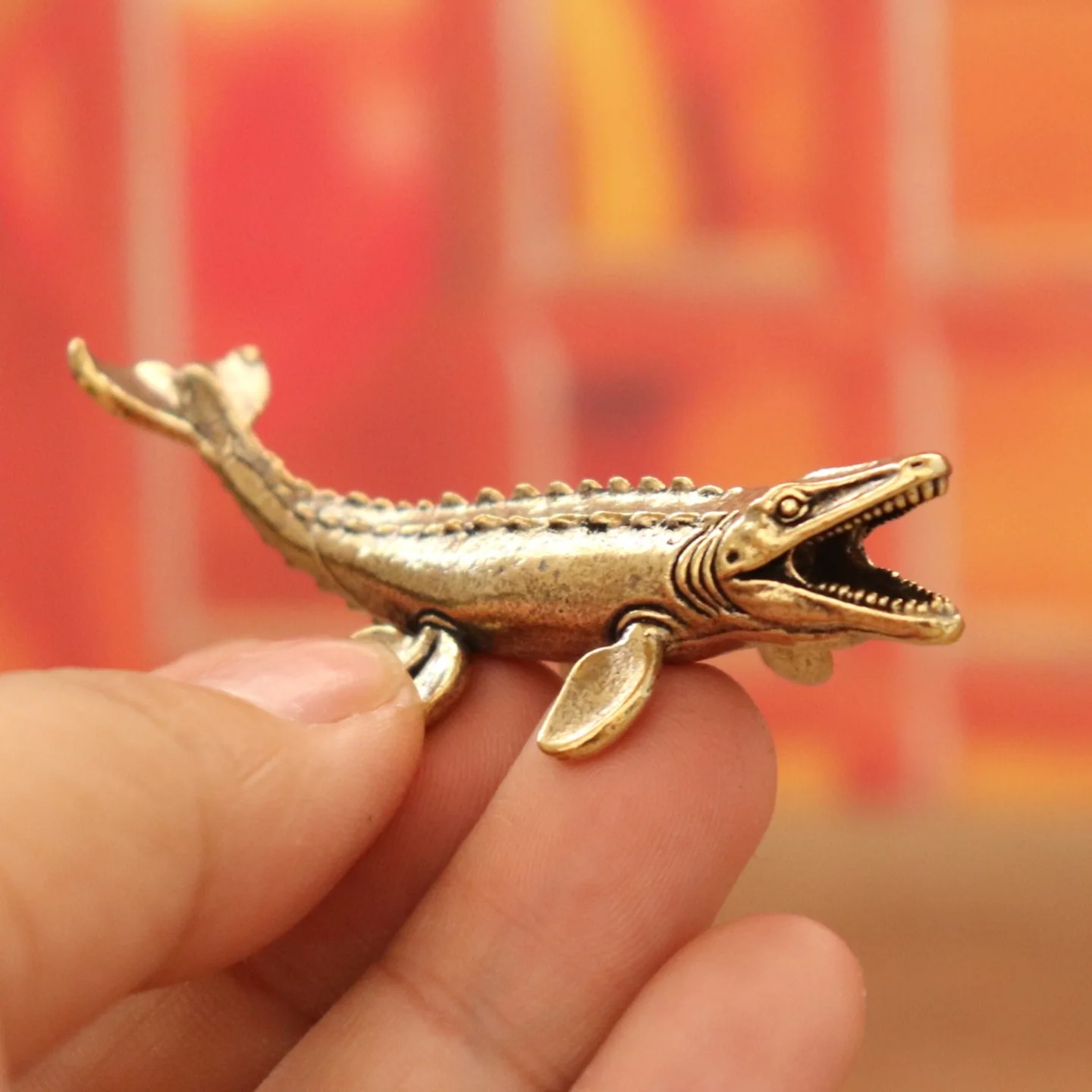 Figurine de requin en laiton pour décoration intérieure, petit poisson, poisson rouge, objets anciens rétro, figurines de thé, ornements en cuivre