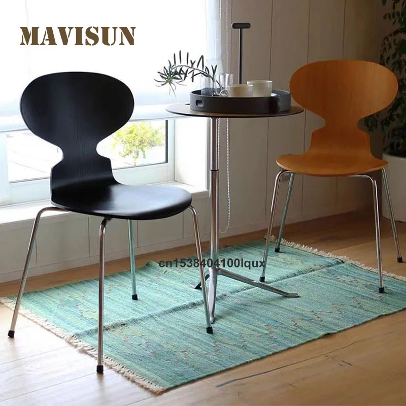 كرسي طعام على شكل النمل الصناعي أقدام فولاذية مطلية بالكروم وسطح خشبي صلب متعدد الطبقات كرسي طعام منزلي صغير الحجم