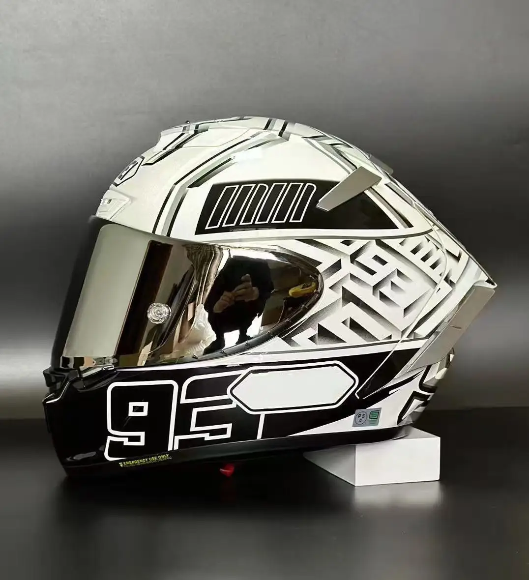 Thumbnail 2 - #3 Trending Full Face Motorcycle Helmets Right Now