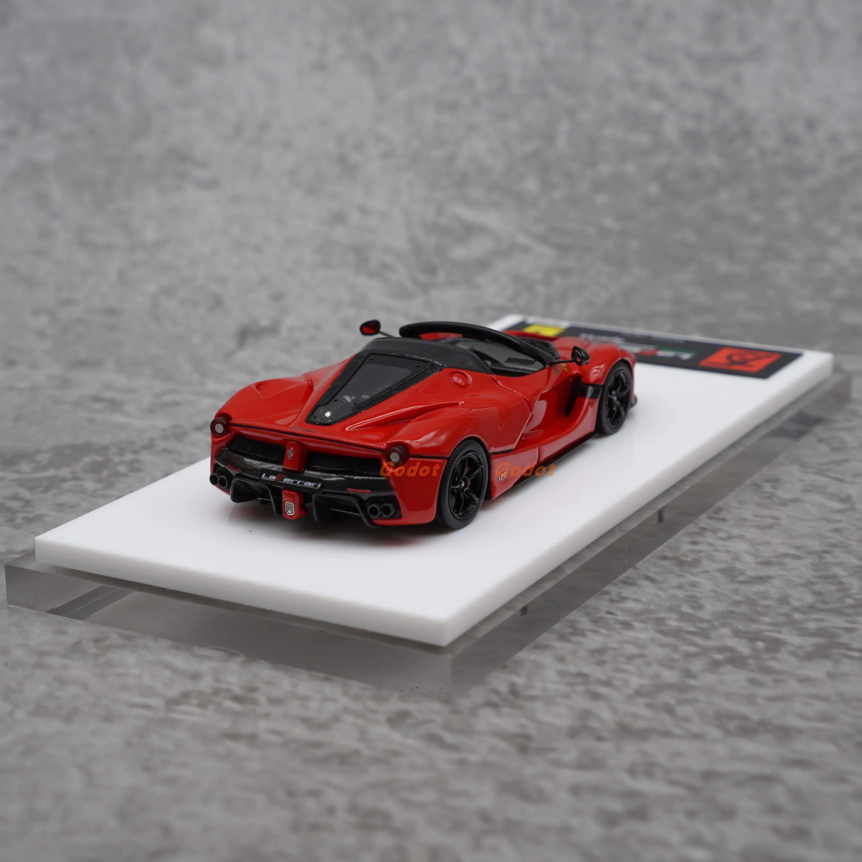 Ferrari Laferrariハイエンド樹脂モデルカーデコレーション、1:64