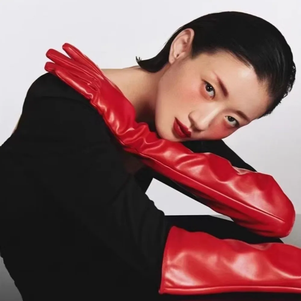 

Elegant Long Elbow Gloves Keep Warm Soft Material Patent Leather Gloves Costume Accessories Black Dance Performance Gloves