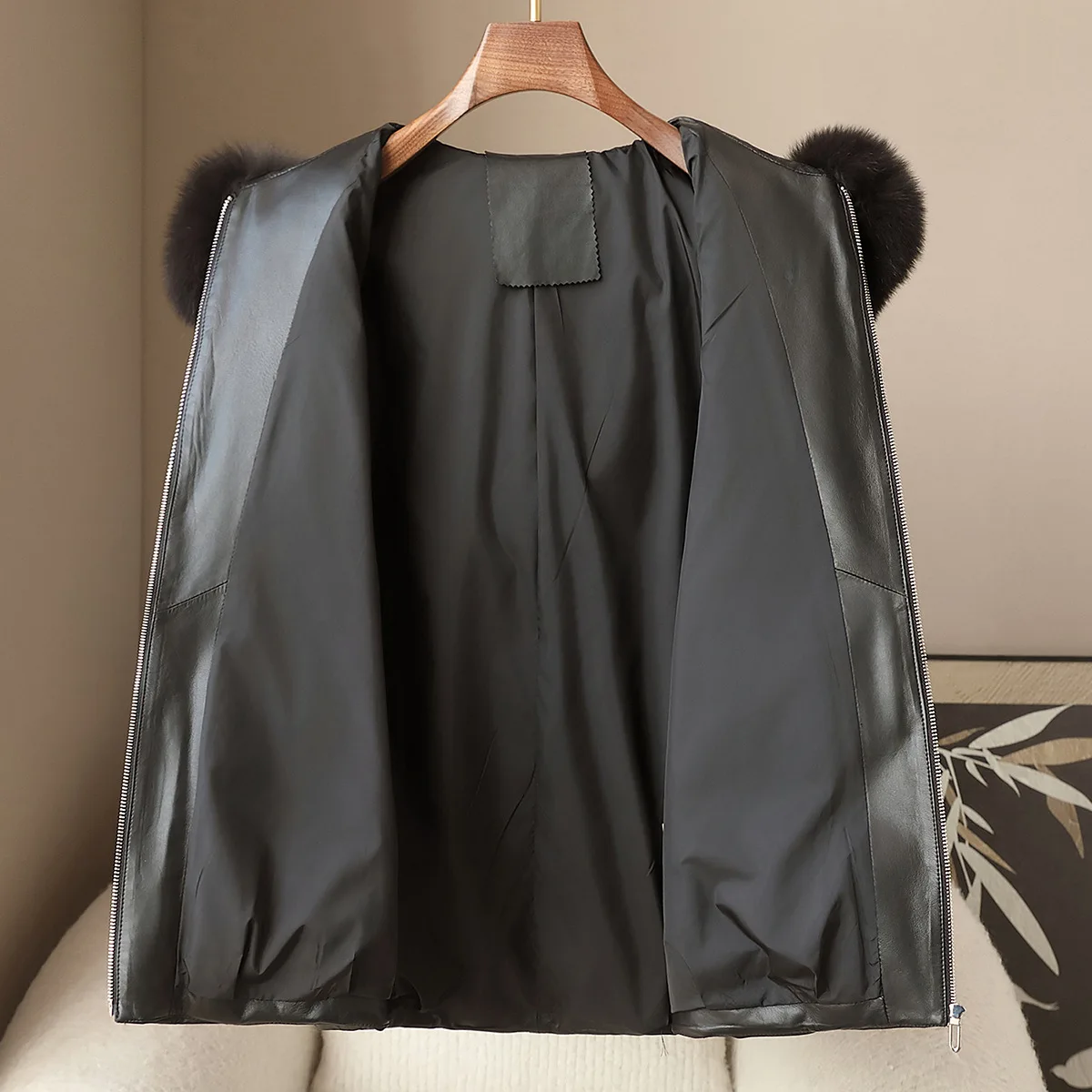 Piumino con cappuccio in vera pelle di alta qualità nuovo primavera con collo in pelliccia di volpe Piumino d'oca da donna 2025