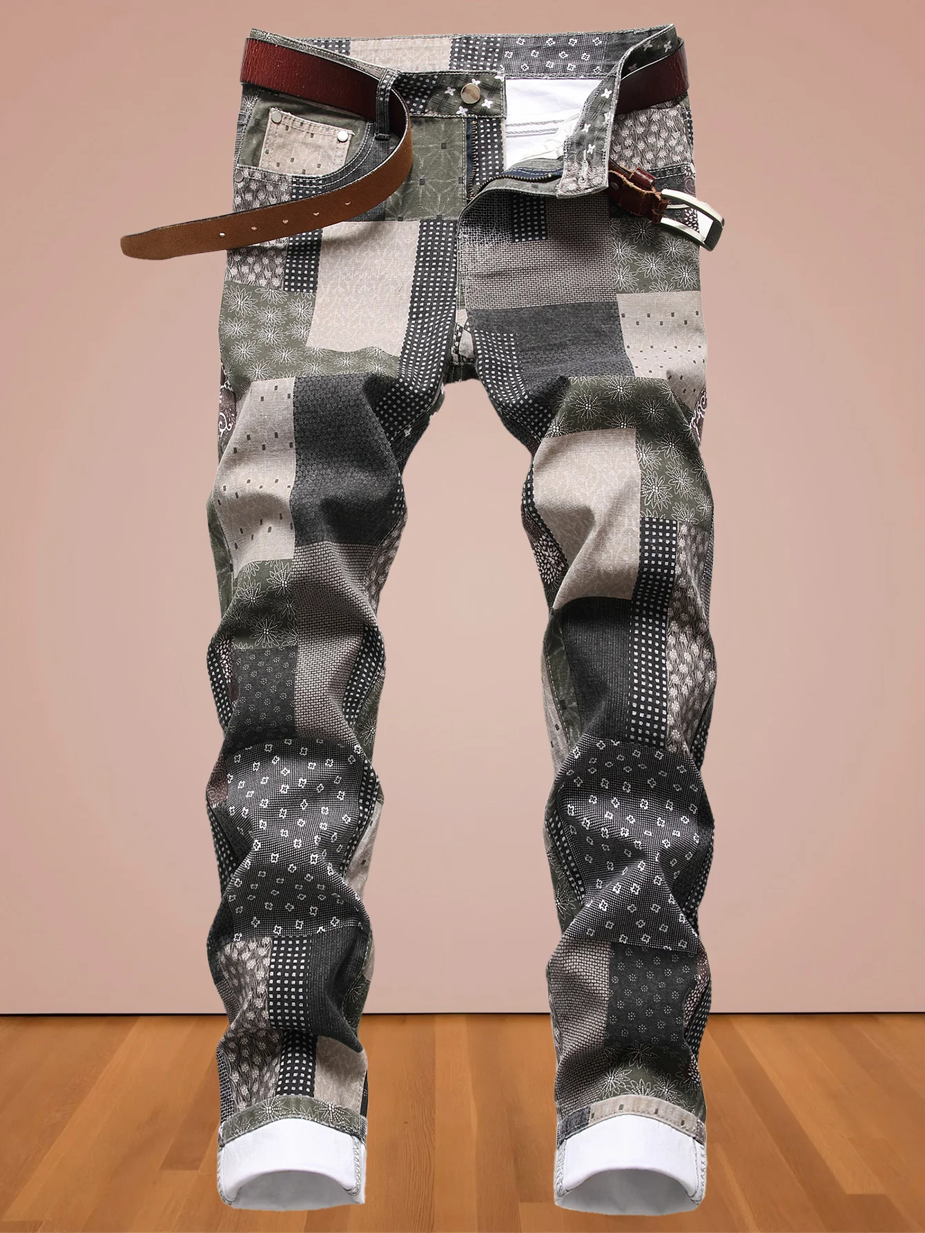 

Новые американские уличные красочные мужские джинсы, модные повседневные брюки в клетку с нашивками и принтом, эластичные прямые уличные трендовые повседневные брюки.