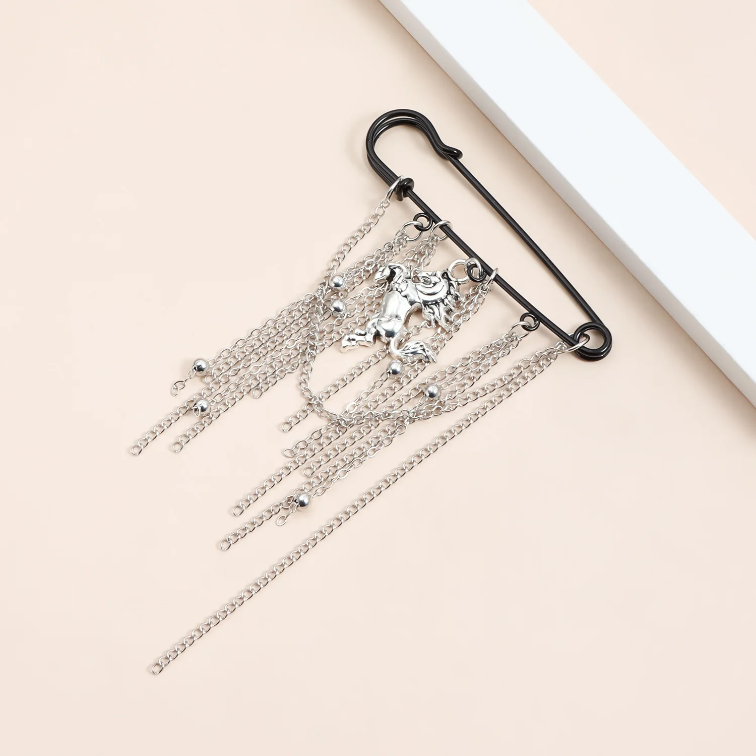 Fashion New Year of the Horse Tassel Broch Female Creative Double Color Pin Accessories Chest Flower