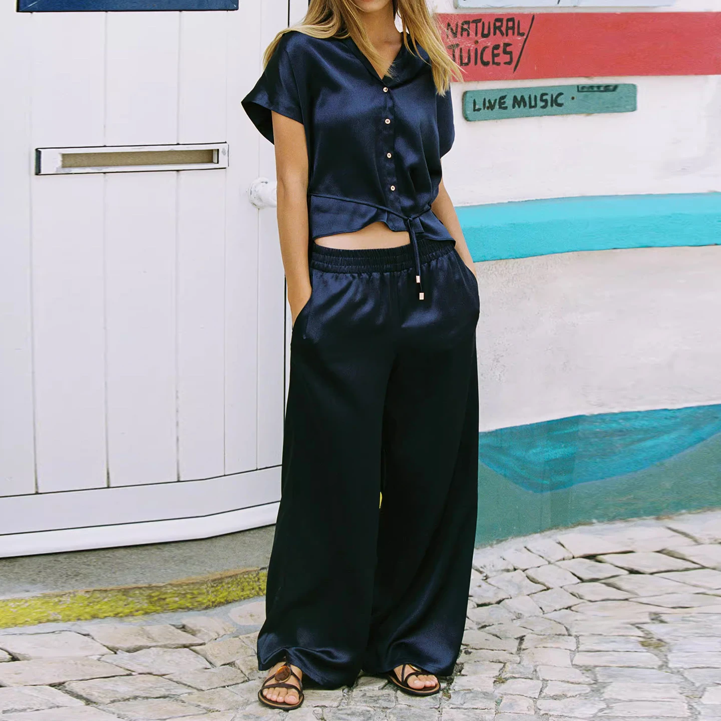 패셔너블한 V넥 오버사이즈 여성 벨티드 시크 슬림 유럽풍 스트레이트 컷 레귤러 얇은 청년 의류