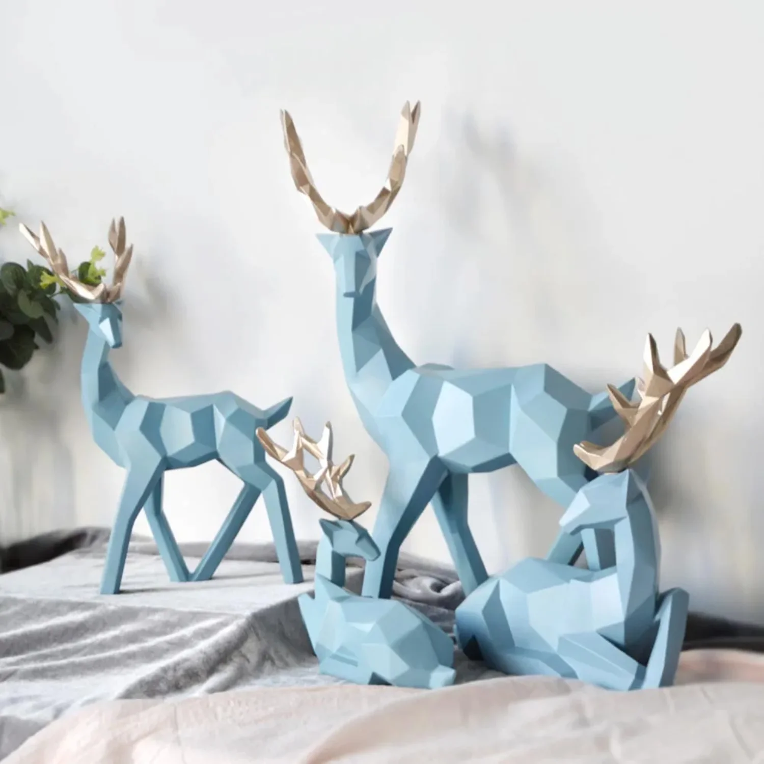 

Modern Geometric Deer Decor Statue - 2Pc Resin Sculpture Set | Abstract Nordic Statues & Figurines for Tabletop | Contemporary D