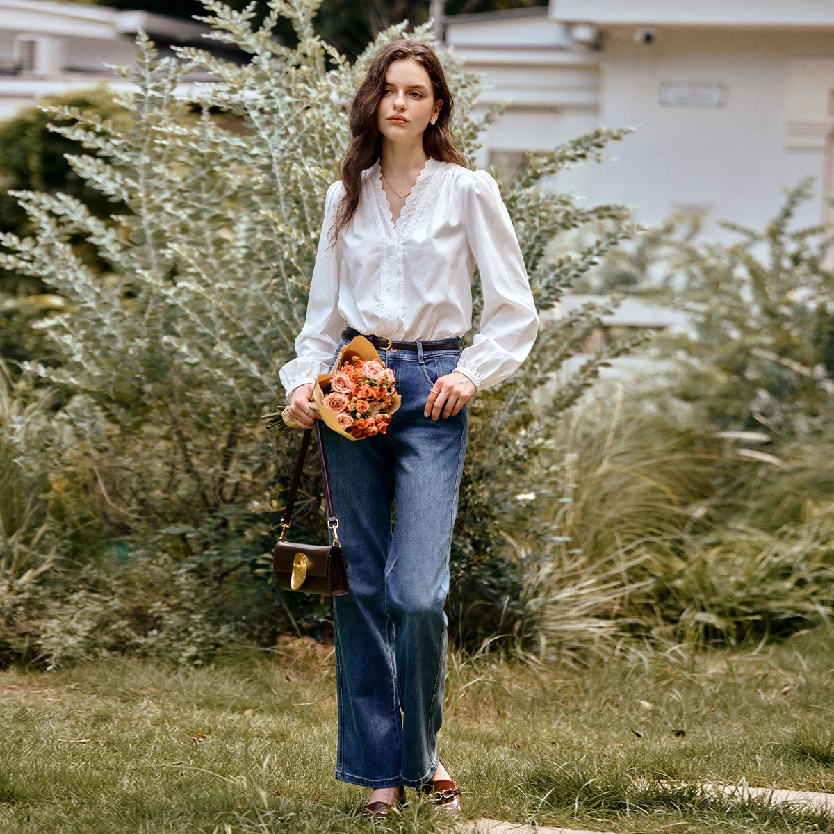 

OLrain French Solid Women Lace Shirts Autumn 2025 New Court Style V-Neck Blouse Commute Elegant Long Sleeve Shirt O57QC99631