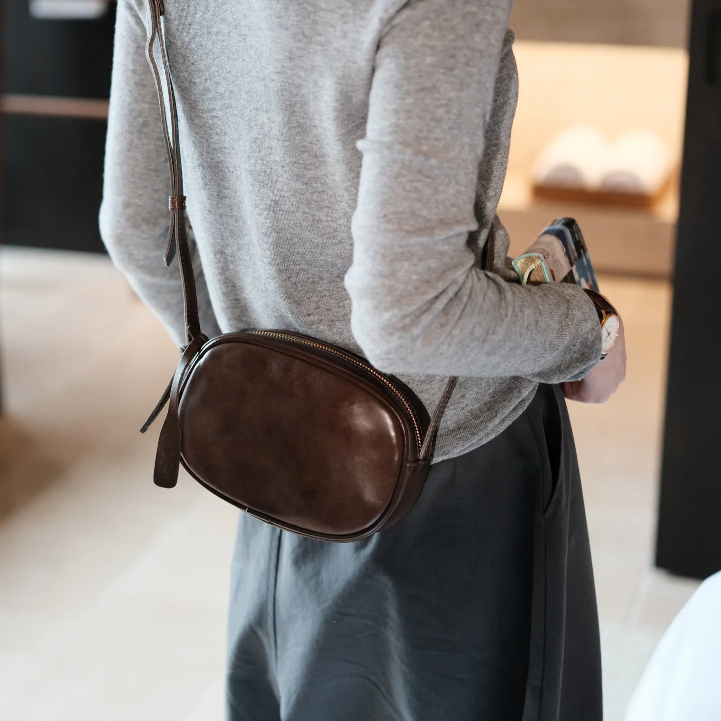 

Outdoor daily travel handmade genuine leather ladies' small messenger bag simple luxury cow leather women's cute shoulder bag