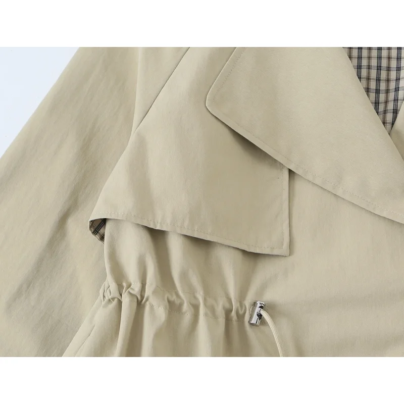 Minimalistische, figurbetonte Jacke für Damen mit Reverskragen und Knopfverzierung, verstellbare Taille, Damen-Herbstmantel mit langen Ärmeln. – Detail 10