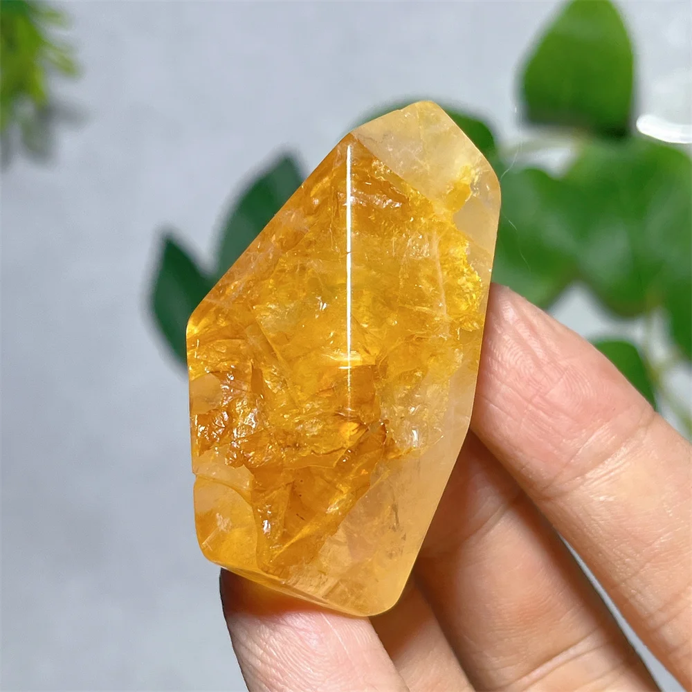 

Golden Healer Palm Stone Quartz Natural Crystal Meditation Gemstones Specimen Mineral Carving Spiritual Home Decoration