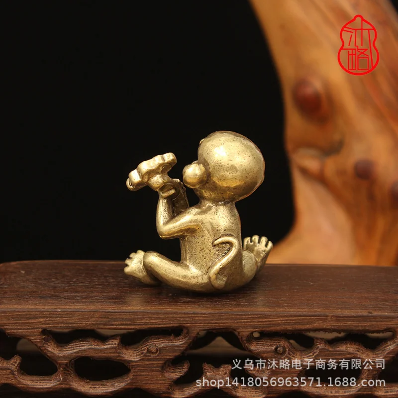 New Solid Monkey Holding Ruyi Ornament Brass Home Living Room Office Desktop Tea Pet Decoration Gift