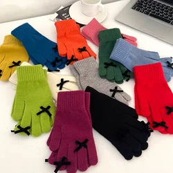 1 par de guantes mullidos con pantalla táctil para mujer, manoplas de punto antifrío para invierno, decoración con lazo negro, manoplas bonitas de estilo coreano