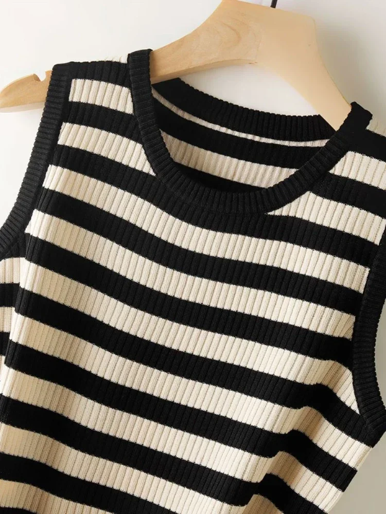 

Stripe Tank Soft Top for Women Summer Outfits Tight and Sexy Tank Top Knitted Bottom Shirt and Sleeveless Top for Outerwear 2025
