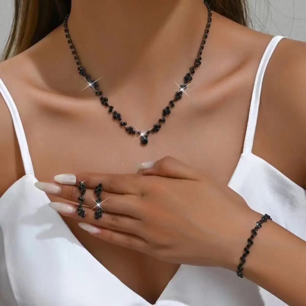 مجموعة مجوهرات الزفاف الكريستالية اللامعة أقراط الماس حجر الراين الفاخرة الرائعة قلادة مأدبة