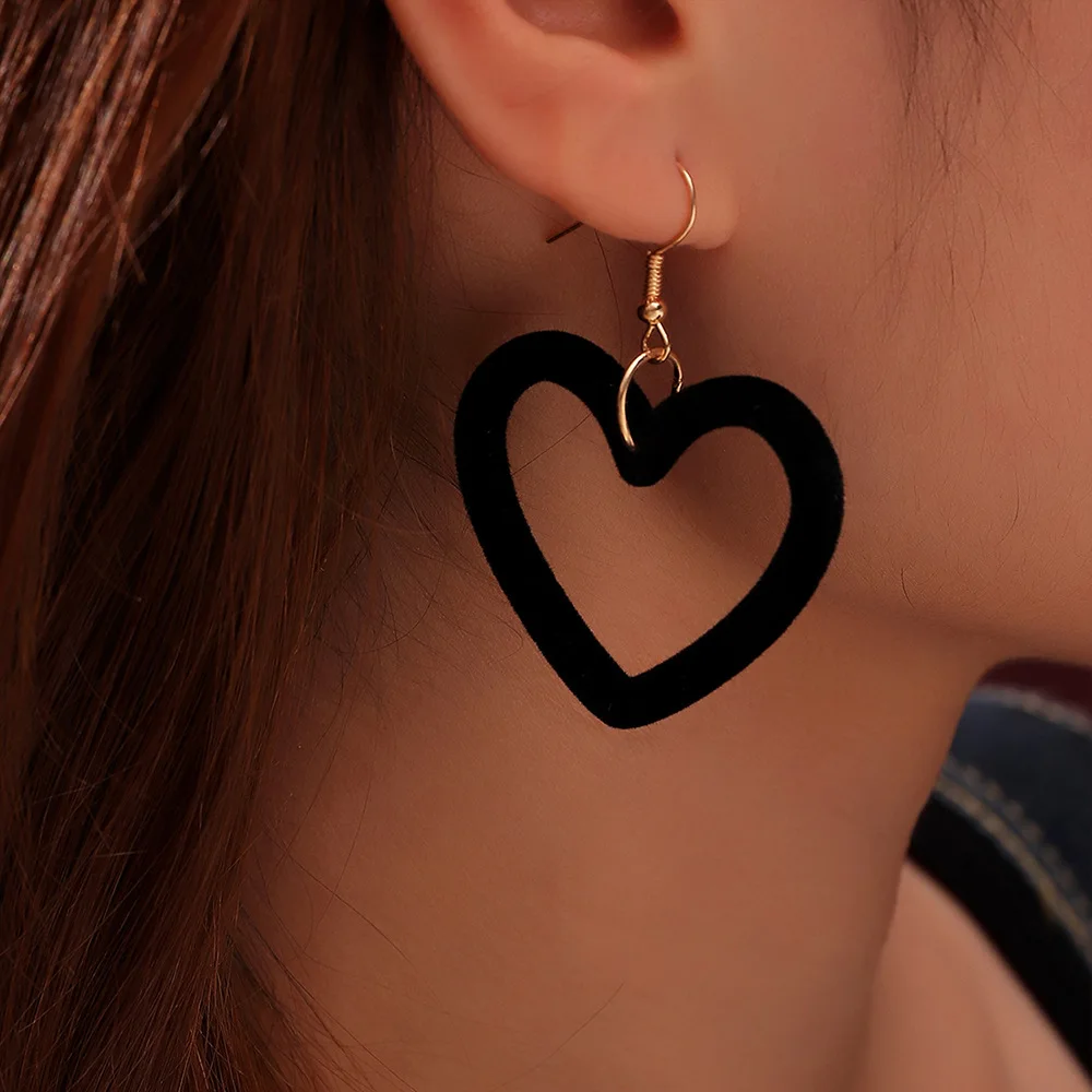 Fashion Cute Hollow Love Ear Hooks Simple Flocking Peach Heart Earrings for Women Sweet Girls Party Valentine\'s Day Jewelry Gift