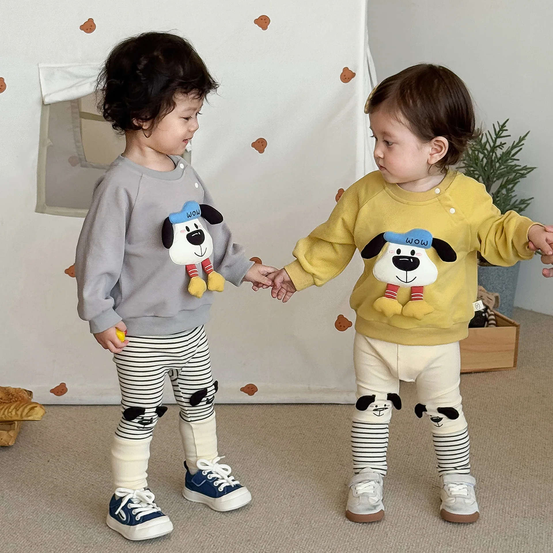 

Children's Fashion Doll Hoodie 2025 New Autumn Boys' Korean Edition Super Cute Top Baby Splicing Bottom Pants