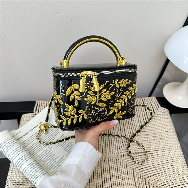 New Embroidered Handbag Fashionable and High-quality Women's Crossbody Bag Solid Color Versatile Three-dimensional Storage Bag