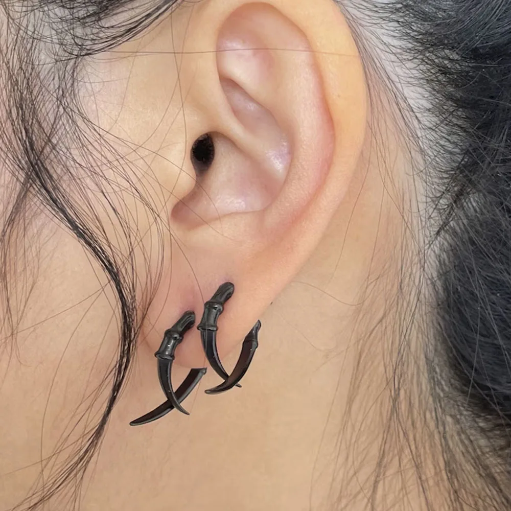 Rafflesia 1-مقابس جراحية من الفولاذ مقابس الفراشة مرصعة بالأذن على طراز الشرير أقراط زنمة سوداء مطلية بالفولاذ مجوهرات ثقب الجسم