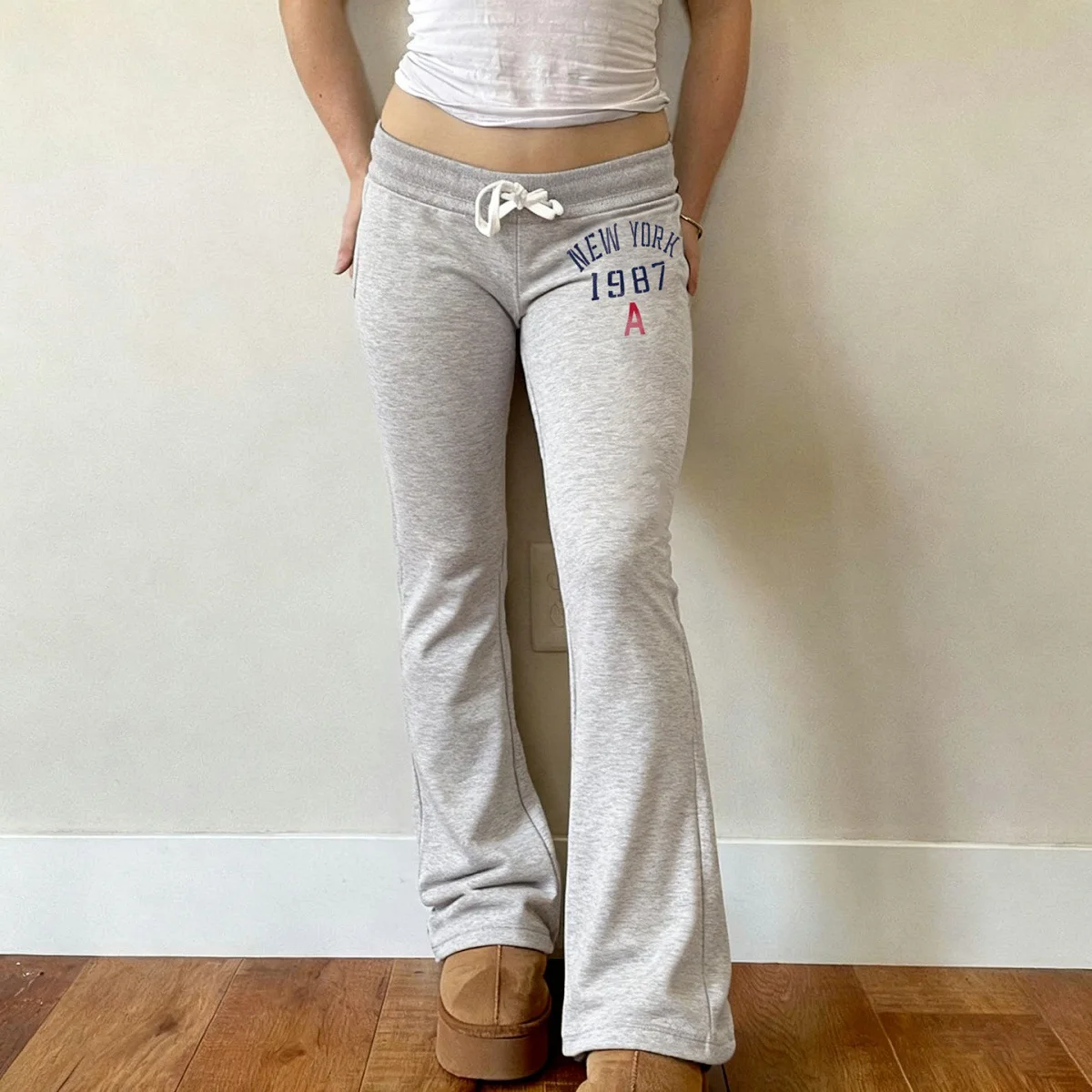 Damen Y2K Hip-Hugging Schlaghose mit elastischem Bund und Buchstabenmuster, modische, lässige Sporthose
