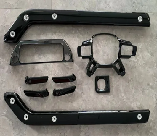 

КОМПЛЕКТ INTERIOR TRIM KIT на 2020+ Defender глянцевый черный, карбон, деревянный коричневый, деревянный черный