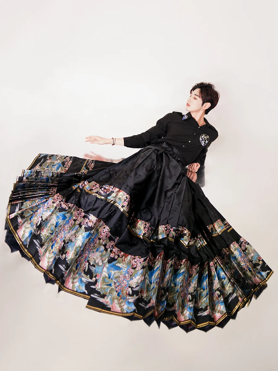 

Оригинальный дизайн ханьфу для мужчин и женщин: юбка в стиле династии Мин, традиционная культурная одежда, эксклюзивная онлайн-продукция из полиэстера.