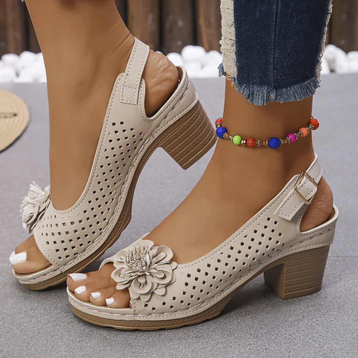 

Women's Chunky Heel Sandals Summer 2026 Fashion Flower Hollow Beach Shoes Lightweight High Heeled Casual Sandals for Women