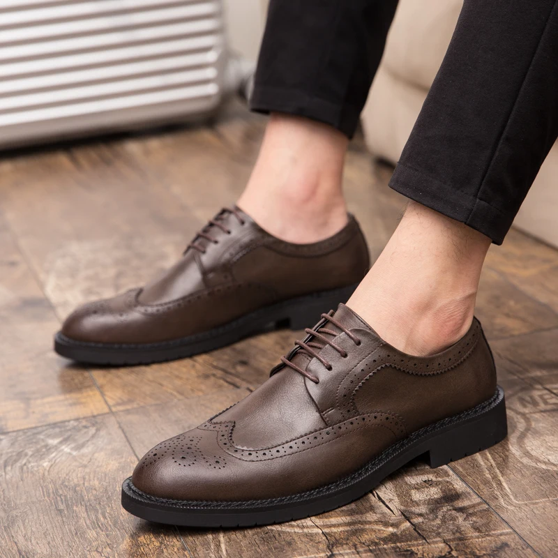 

New fashion brock leather shoes men's business leather lace-up British style breathable casual dress Derby shoes